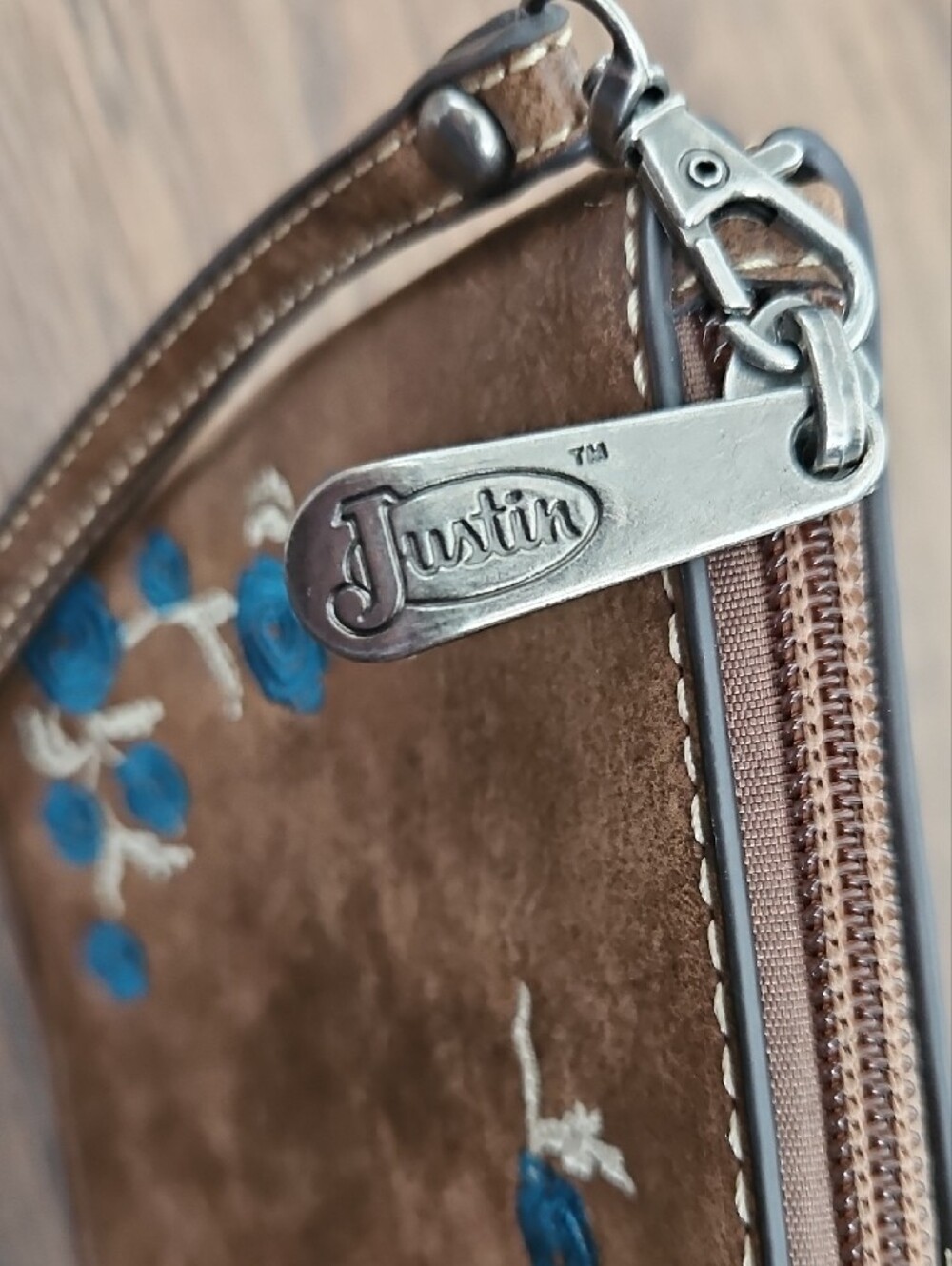 Justin Embroidered Wristlet Wallet Brown Floral - Picture 4 of 12